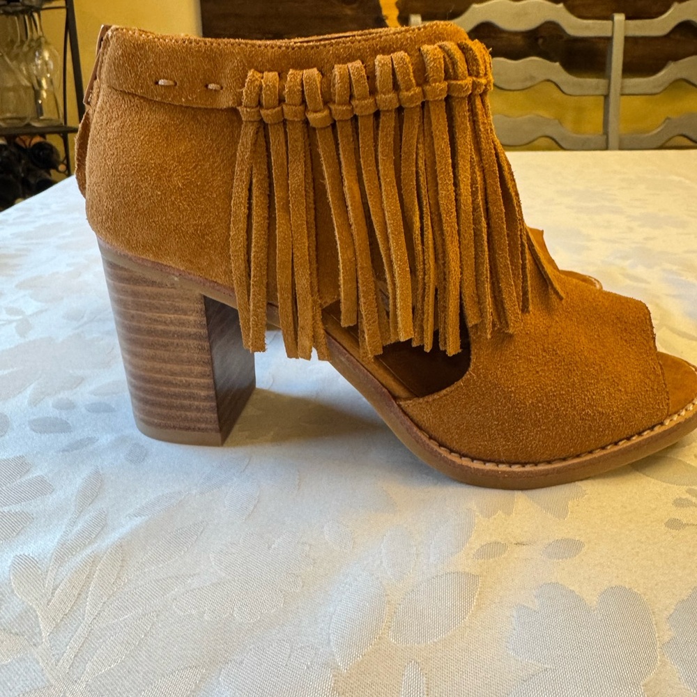 Sbicca Fringe Hickory Suede Women's Block Heel Sandals Size 7